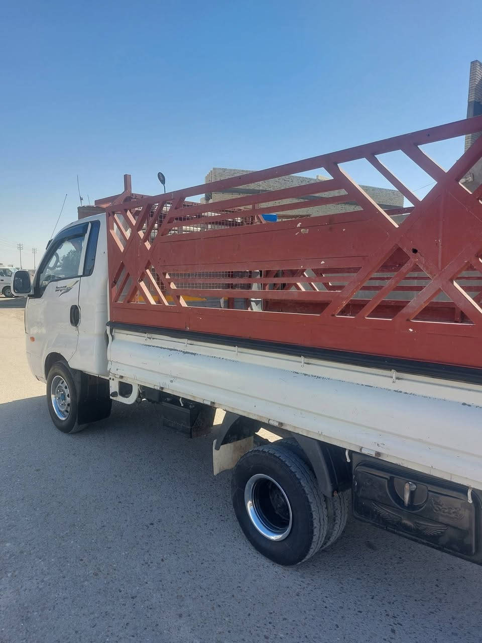 السلام عليكم كيه حمل مسكر للبيع اطرمبه موديل ٢٠٠٦ السياره حلوه مكفوله كير ومحرك وكسن شاصي السياره رقم بغداد ١١ دولي السعر ٩٥وبيهه مجال مكان السياره بغداد المعامل ***********
