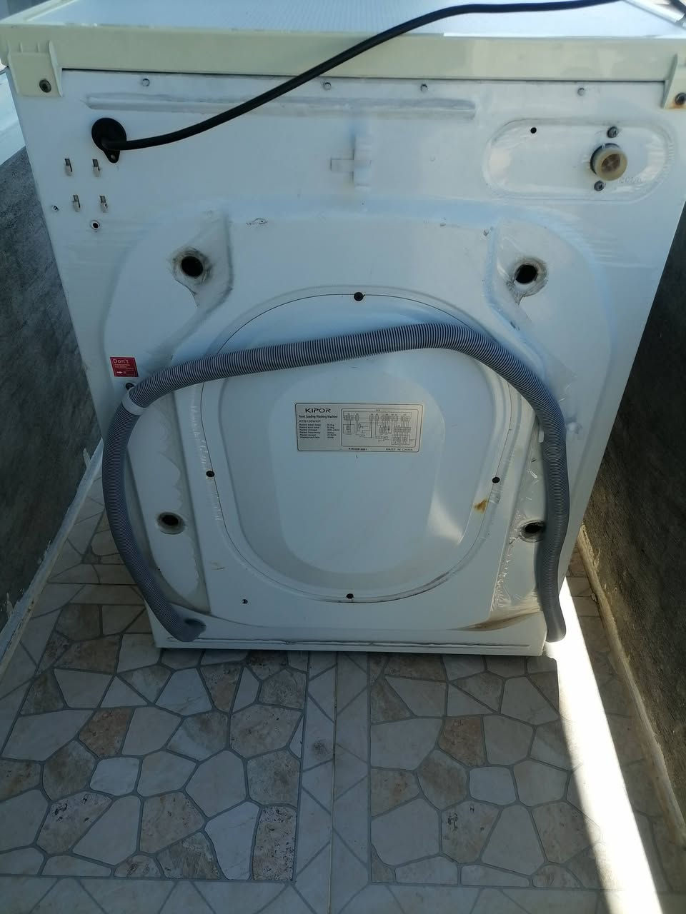 ئەمخەسالەیە بۆڤڕۆشتن نرخی 100هەزارو کەمێمەجال بەس شاشەکەی خەریتەکەی سوتاوە هیج کێشەیەکینیە ڕەقەم تەلەڤون***********
