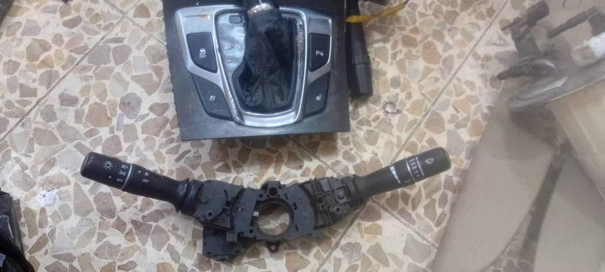 السلام عليكم شباب اغراض ازيرة فقط متوفر 
***********
