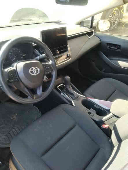 السلام عليكم كورولا موديل 2024
دخول جديد قبل بومين دخلت ترقيم جديد البارحه رقمتها 
بيها قطعتين 
باب السكن بصف السائق تبديل تفصيخ 
وبيها الباب الخلفي بي تصليح وصبغ 
بيها بعض الرصعات خفيفه 
صور الحادث وصور الإمارت بدون رقم صوره الشاصي ويا المنشور 
وهاي كل تفاصيل السياره 
ماشيه 40700كم تقريباً 
داخل مخمل 
تحكمات استيرن 
كامره 
رادارات 
وبعد مواصفات والله ما أعرف بيها 
مكفولة من محرك وكير وصدر وتايرات ودواخل وبجم وصندوك كله جديد وضع شركه 
مكانها بغداد البلديات قرب الشقق الفلسطينية 
***********
السعر 165$ وبها شي بسيط
