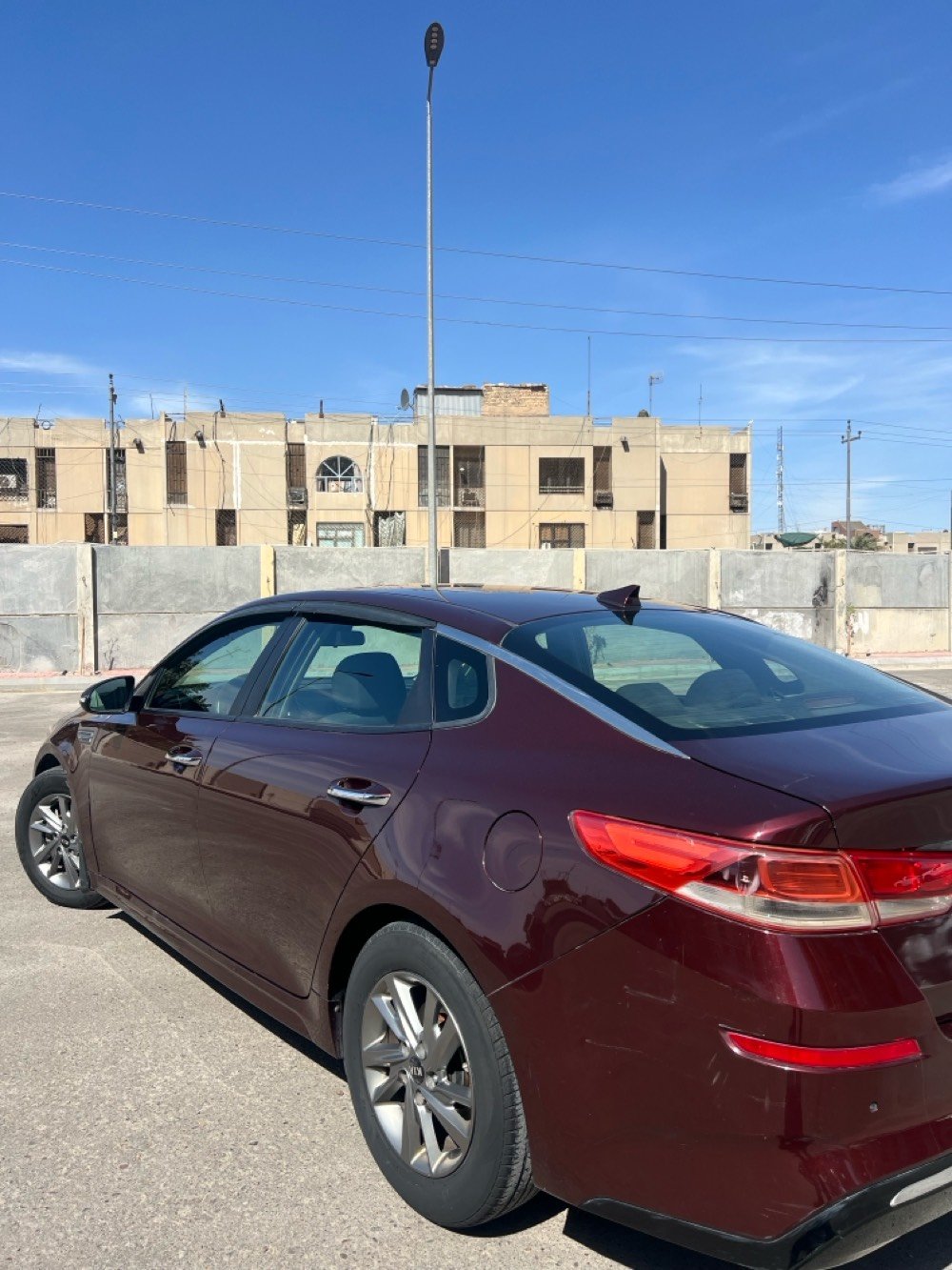 ‏Kia optima للبيع موديل 2019 مواصفات 
موصفاتها FE المعروفه 
مكينه 4 سلندر 2400GDI
ماشيه 77mile 
حادث السياره خلفي فقط الدعاميه بدون قطره صبغ 
صور الحادث مرفقه بل منشور
عليها بولش جديد كير ومكينه وتبريد مكفولات كفاله عامه 
رقم بغداد بسمي تحويل ثاني يوم 
السعر/ 143 ورقه وبيها مجال 
مكاني / بغداد المنصور 
للاستفسار / ***********