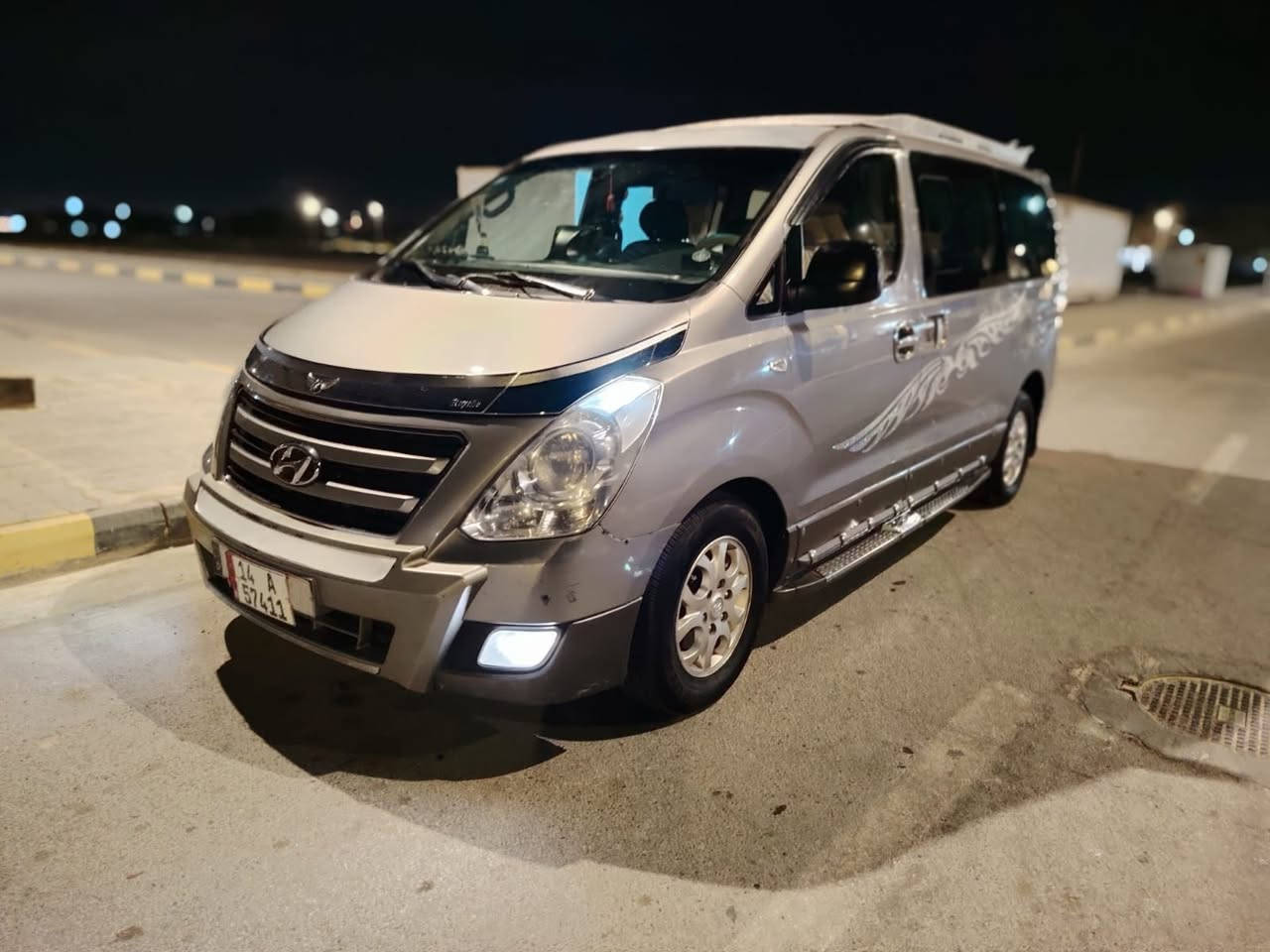 ستاركس ٢٠١٢ مسكر لبيع
مكينه خير من الله كير أوتوماتيكي 
حداديه خير من الله تبريد ثلج باتري وتايرات جداد سياره جاهزه كبل لشارع خطه كوت بغداد مصفره هئيه وغرامات بسمي مداور ثانيً يوم السعر 175 قفل قفل 
***********
