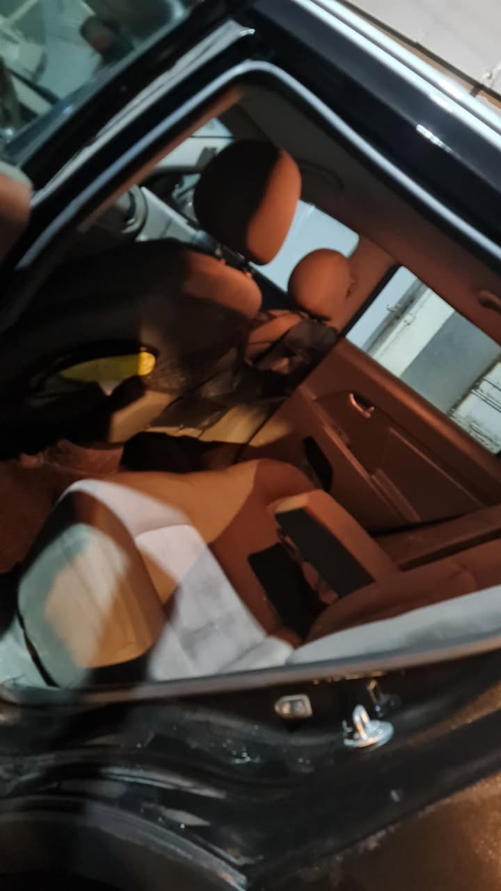 السلام عليكم سبورتج للبيع وارد امريكي محرك ٢٠٠٠ دوش لون اسود موديل ٢٠١٣ سعر ١٣٢ ورقه ***********
