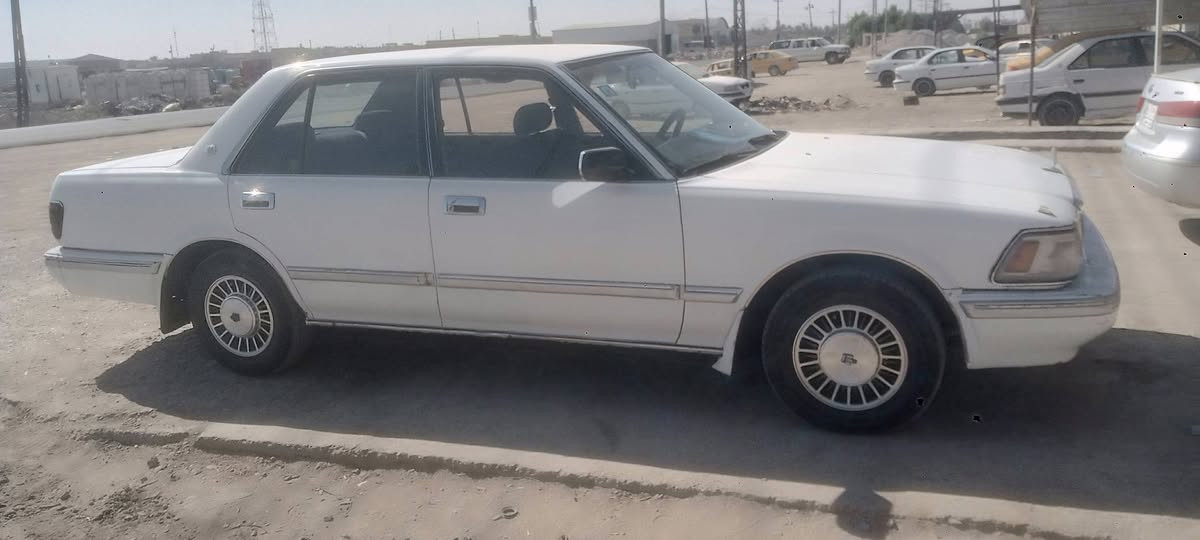 سيدان أيسر ابلاد اوتوماتيك موديل ٩٠ السياره ابلاديه مكفوله كفاله عامه تخم تأير  حداديه جديده تبريد شغال السعر ٧٧ وبيه مجال المكان سوق الشيوخ ***********
