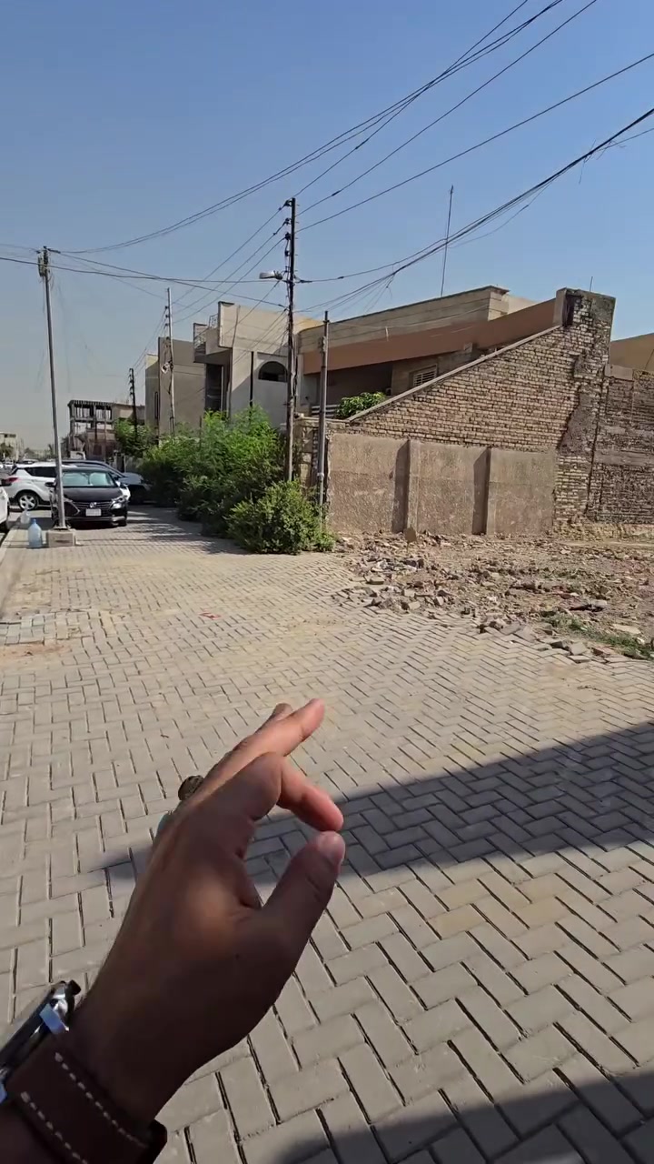 للبيع في السيدية على شارع الكويتي 
مساحة ٣٠٠م 
واجهة ١٢م 
قطعة ارض جاهزة للبناء 
#العقاري_عبدالقادر_الجبوري 
📞 ***********
📞 ***********

📍 بغداد – السيدية

متعاون مع:
شركة الصروح للاستثمار والتطوير العقاري
وشركة الكريم

بيع • شراء • استثمار عقاري
ثقتك بالعقار تبدأ معنا
