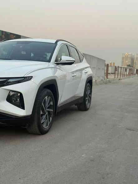 السلام عليكم للبيع 
 السيارة نضيفة جداً عدا مكان بارد بالباب 

توسان موديل 2023    
مواصفات فول عدا الفتحة

مكينة 2000دوش
بصمة تشغيل + تشغيل عن بعد + الابواب بصمة + حساسات امامي - خلفي -جانبي 

تبريد قطعتين + تحكمات استيرن وكروز سرعه _ شاشة - كامرا خلفية دواره بردة خلفية 

 -   كشنات كهرباء اشاير مري - 
انظمة قيادة .اوتو هولد
 . وباقي المواصفات معروفة . السيارة جاهزه  
والسيارة ع ايد وحدة من الزيرو لليوم
بغداد حي الخضراء 

واتساب متوفر او الاتصال عالرقم 

***********

سعرها 220 بيه مجال للشراي 

مكان السياره   حي الخضراء  او حي الجهاد بغداد
