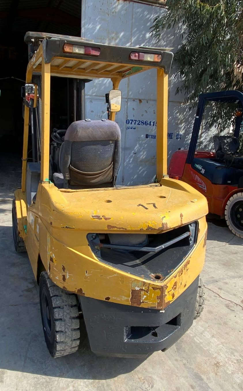 للبيع رافعه شوكيه كتر 3طن 3حركات موديل 2014كير مكينه أكسل تخم تاير جاهزه للعمل بيه اوراق مزاد شركه الببسي العنوان ديالى بعقوبة قرب مديريه المرور 
يوجد توصيل جميع المحافضات 
***********
***********
