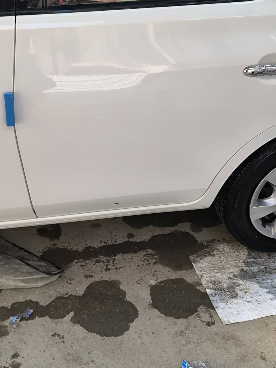 السلام عليكم 
للبيع سيارة نيسان صني مصري موديل 2025
ماشية 19 
مكفولة بيها شخطين بالدعامية موضحه بالصورة مكحلهن كارت نظيفه وجديدة  مدوشمة يم مركز سبايدر بالكامل جلد رقم اربيل باسمي تحويل ثاني يوم احولك 
مكان السيارة في الحلة 
السعر 120 ورقة 
الخاص مفتوح


**إذا كنت صاحب هذا الإعلان وتريد حذفه لأي سبب، رجاءا أرسل رسالة إلى الدعم الفني**