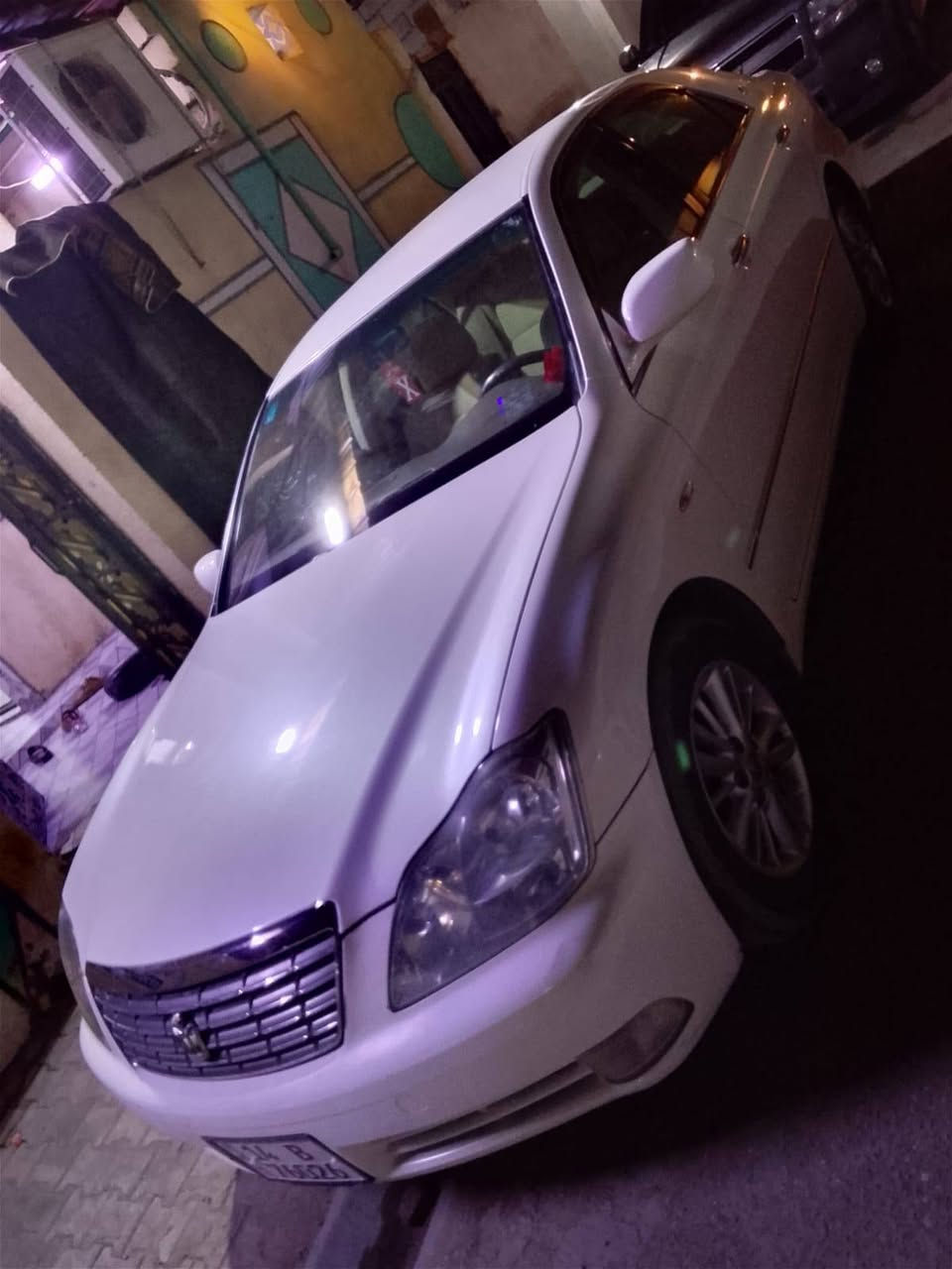 السلام عليكم شاهينة كراون موديل 2006 سيارة مال مزاد كمركي  جديدة بمعنة الكلمة شاصي 180 مكفول محرك كير حدادية ضربة
بيهة صبغ في اليابان كلش قليل  السيارة   جديدة كلش بيهه اشاير ترحيب وبصمه رصاصي  ماشية 147 العنوان بصرة بل ونبي مقابيل جامع سهلاني ***********          السعر١٥٥ ورقه وبيهة مجال البصرة, العراق
