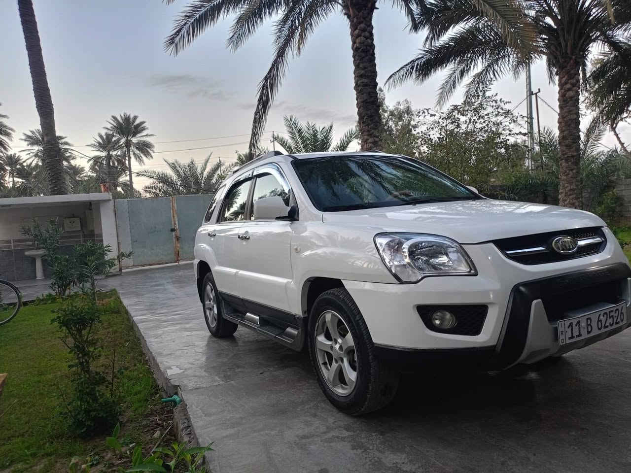 يالله السلام عليكم كيه سبورتج ٢٠٠٩ خليجية مقفول بدون ضارر بدون صبغ مكينة 2000 لاصرف ولااتبخير تبريد ثلج خير من الله صدر امامي خلفي جديد سياره احله من صوار مال جني سعرها ١٢٥ بيه مجال لطيبين مكان ديالى بعقوبة رقم اتصل على صاحب سياره *********** سياره فول مواصفات عده لبصمه
