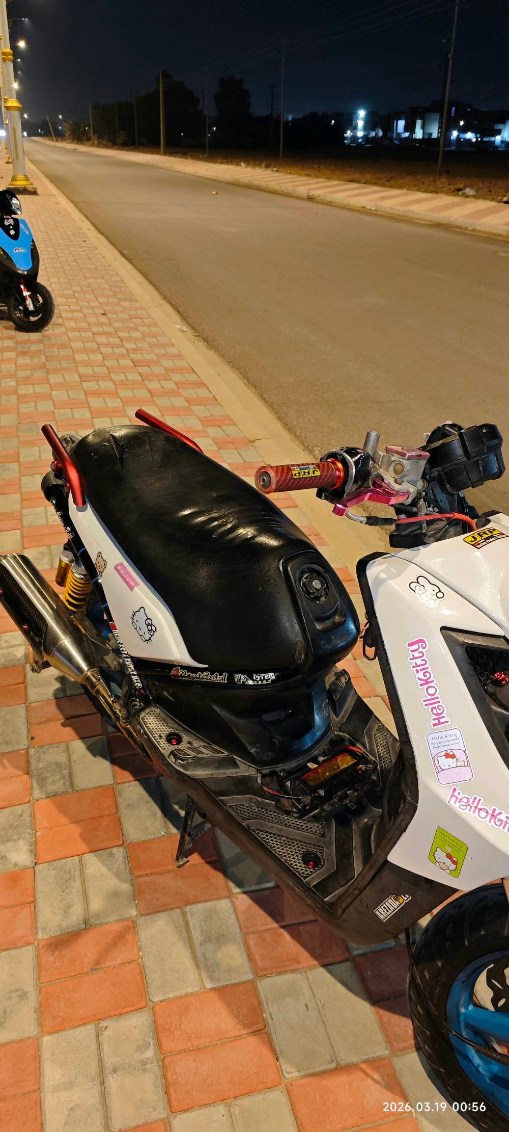 
دراجه سكنس جبلي قفاز كابريتر 
     للبيع 
المواصفات 
1مكينه 58.5 مفتوحه تزويد بوشه فقط يعني 2كابريتر رياضي ازرق
3يدات رياضيه 
4كلجات رياضيه معدل عالي 
5وسكليتر وسيم رياضي جديد
6سبايدر رياضي مشدود 
7كفر براغي احمر مشدود 
8تاير جلاتين خلفي  
9صالنصه رياضي ستيل بوري عدل ام الحساس ب150الف 
10برغي اكسل لون وردي 
11دبلات خلفيه ذهبيه 
12يدات بريك رياضية ورديات 
الدراجه خير من الله بيها ومستخدمه 6 اشهر فقط والدراجه رياضيه ومن اكلك شلعه ومعدل شلعه معدل  
وبيها غراص اني ما شادها مثل الفج الامامي لون مميز كرزي 
وكفرات كامله مختمه بس مشخطات شويه 
والجاملغ الامام موجود للدراجه 
نقصها فقط شوته ولايتات اماميه فقط 
والدراجه سلف واحد بعز البرد 

السعر 800 وبيها مجال 
الرقم *********** وبيه واتساب همين
كربلاء 