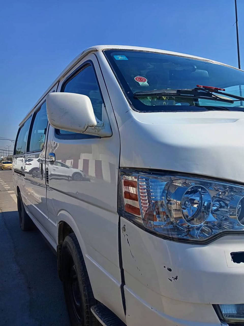 السلام عليكم جنبي ناصي موديل 14 رقم نكليزي بسمي 
محرك وكير وكسل كفاله بيه بارد  والصندوك صبغ جوه الرقم
الهاتف ***********السعر 85وبيه مجال
