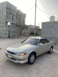 ذهبي • محرك ٢٫٥ • رقم بصره