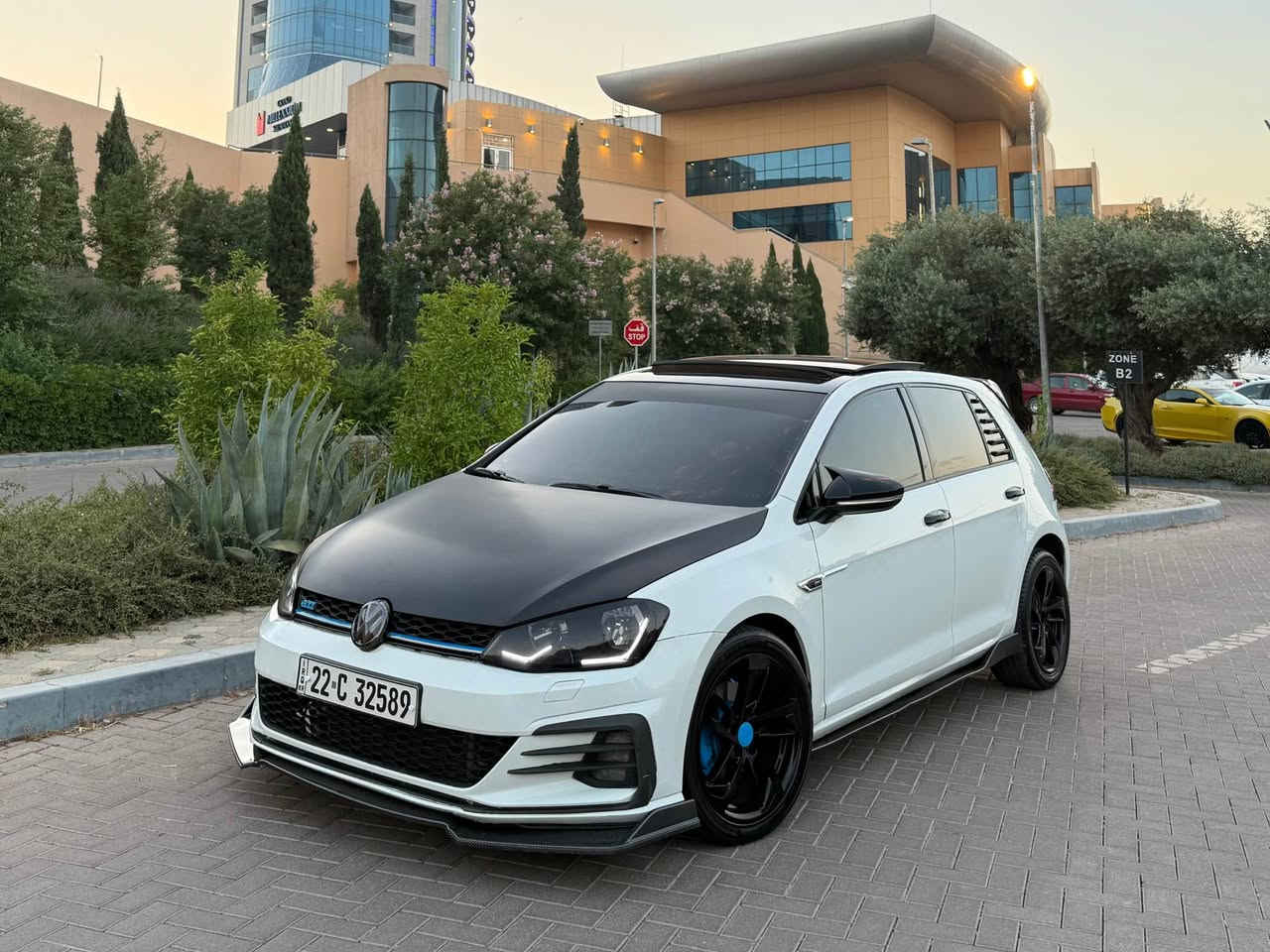 Golf  MK7.5   سعر (١١٧) قفل قفل 🔥
ارخص من كلل سوگ اتحداك ✌️
گولف ٢٠١٧  فول مواصفات 
بانوراما /   بصمة  / تحكمات / زنون/ كشن كهرباء  + جلد ء+ تفئة / شاشە جبیرە / ٣ گير / بعد هواي مواصفات 
محرك ١.٨ مرغوب ✈️
سيارة جاهزة بدون اي نقص ✅
بيها قطعتين  بدونً دواخل بدون كلشي 
محركً گير كهربائي شرط  ماشية (٨٣) الف فقط ✅
محرك گير مامفتوح برغي واحد ممفتوح شرط ✅
صور حادث موجود 
سنوية رقمً جديد (٢٠٢٩)✅
مكان سليمانية 
*********** ✅ السليمانية, العراق
