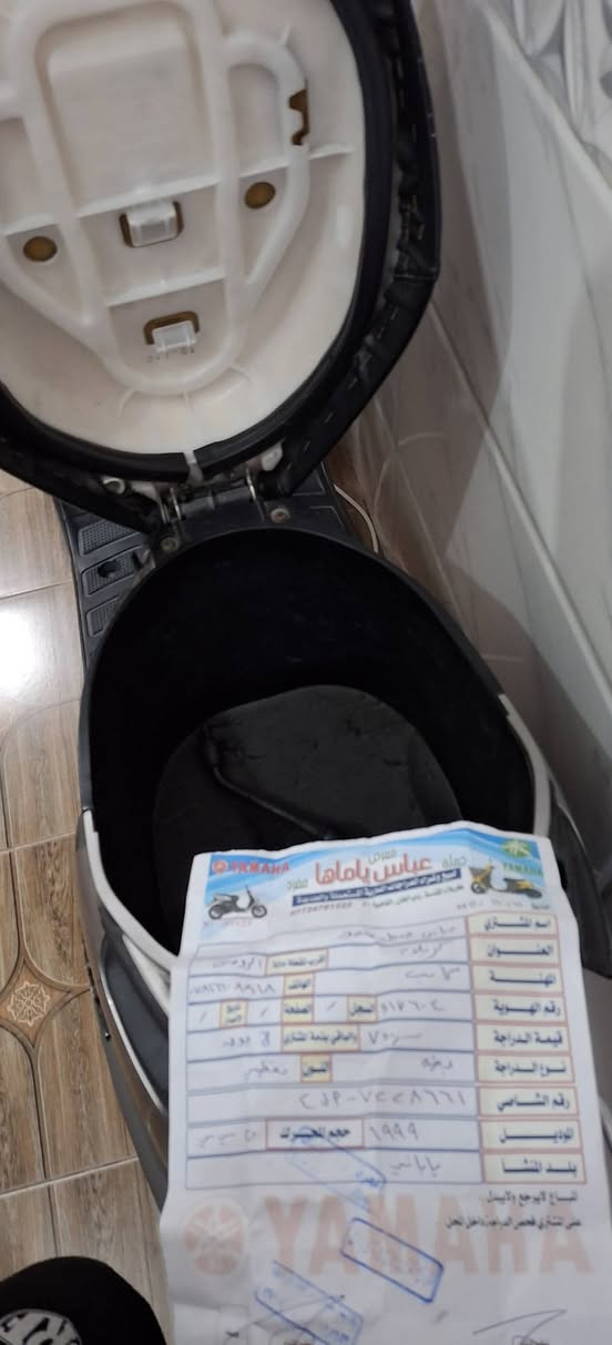 سلام عليكم بطة لون مميز نفطي دراجة جديدة ماطلع بيهة جديدة مديل٩٩ وصل مال حاوية طالعه سعره ٥٧٥ سعره بل محل ٩٠٠ هاذا لون سبب بيع ماعدي مكان رقم هاتف *********** مكاني كربلاء الحر
