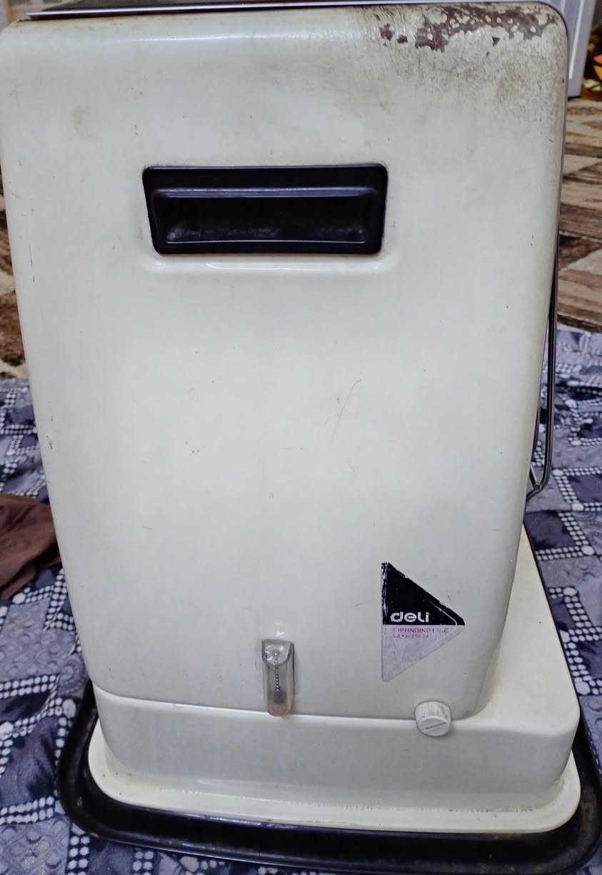 هاي الصوبه بدون كسر لحيم وصبغ سعرها 50.. المكان الموصل الأيسر ... ملاحظة... لا يوجد توصيل ***********
