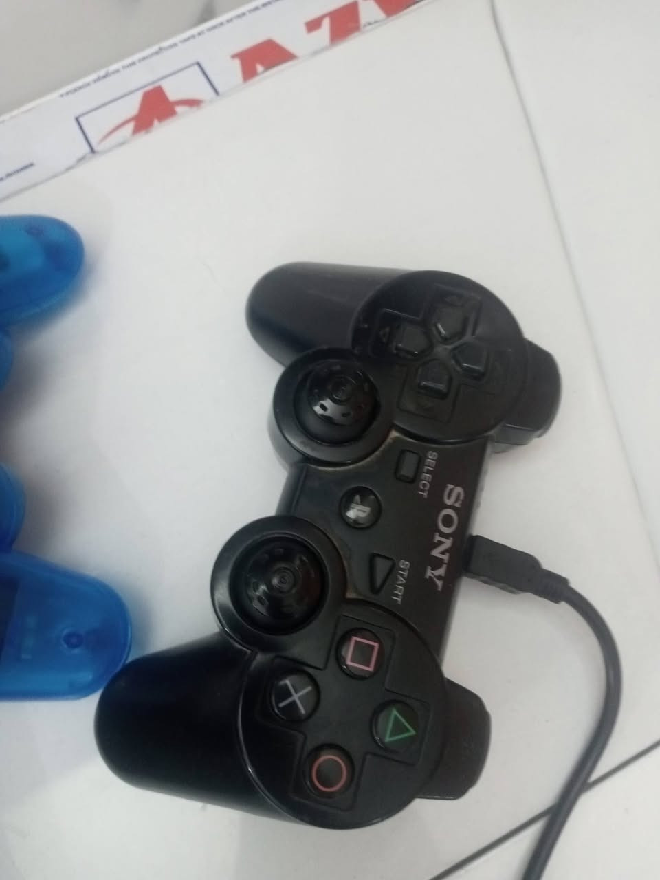 مراوس بموبايل 
السلام عليكم جهاز بلي3 نضيف كامل مع يدات عدد ثنين وكيبل hdm وكيبل كهرباء.   بداخله بيس 22 ودرايفر


**إذا كنت صاحب هذا الإعلان وتريد حذفه لأي سبب، رجاءا أرسل رسالة إلى الدعم الفني**