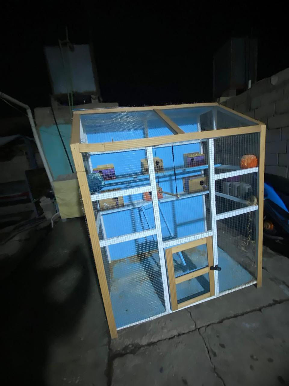 السلام عليكم عيوني قفص عصافير للبيع السعر ٨٥ وبي مجال قليل استفسار *********** او راسلني خاص
