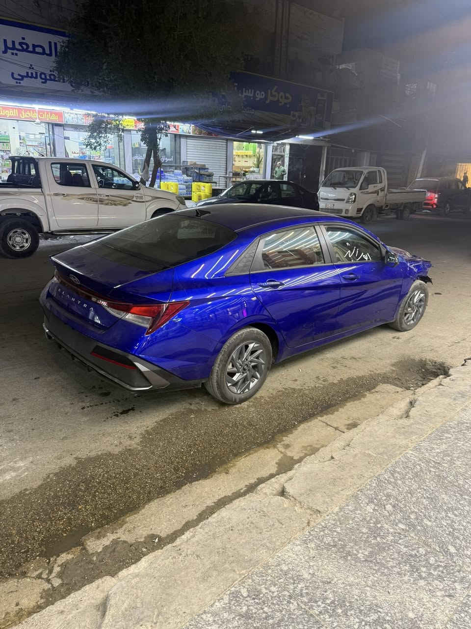 النترا2025 دخول جديد بسمي
بدون تصليح ورقم 
بدون دواخل 
سياره جديده بدون شخوط ورصعات 
راديترات تبريد شركه مملهوب بيهن 
محرك 2000دوش 
ماشيه8000
مواصفات 
بصمه تشغيل عن بعد رادارات امامي وخلفي وجانبي 
تدفئه كشنات وستيرن  صندوك فتح تلقائي شاشه الكتروني 
وباقي المواصفات
السعر 137بيها مجال
الاتصال ***********
بغداد كراده
