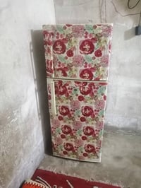 ثلاجه للبيع  محموديه مكاني محموديه حي العسكري وهذا رقم.. 07505712703