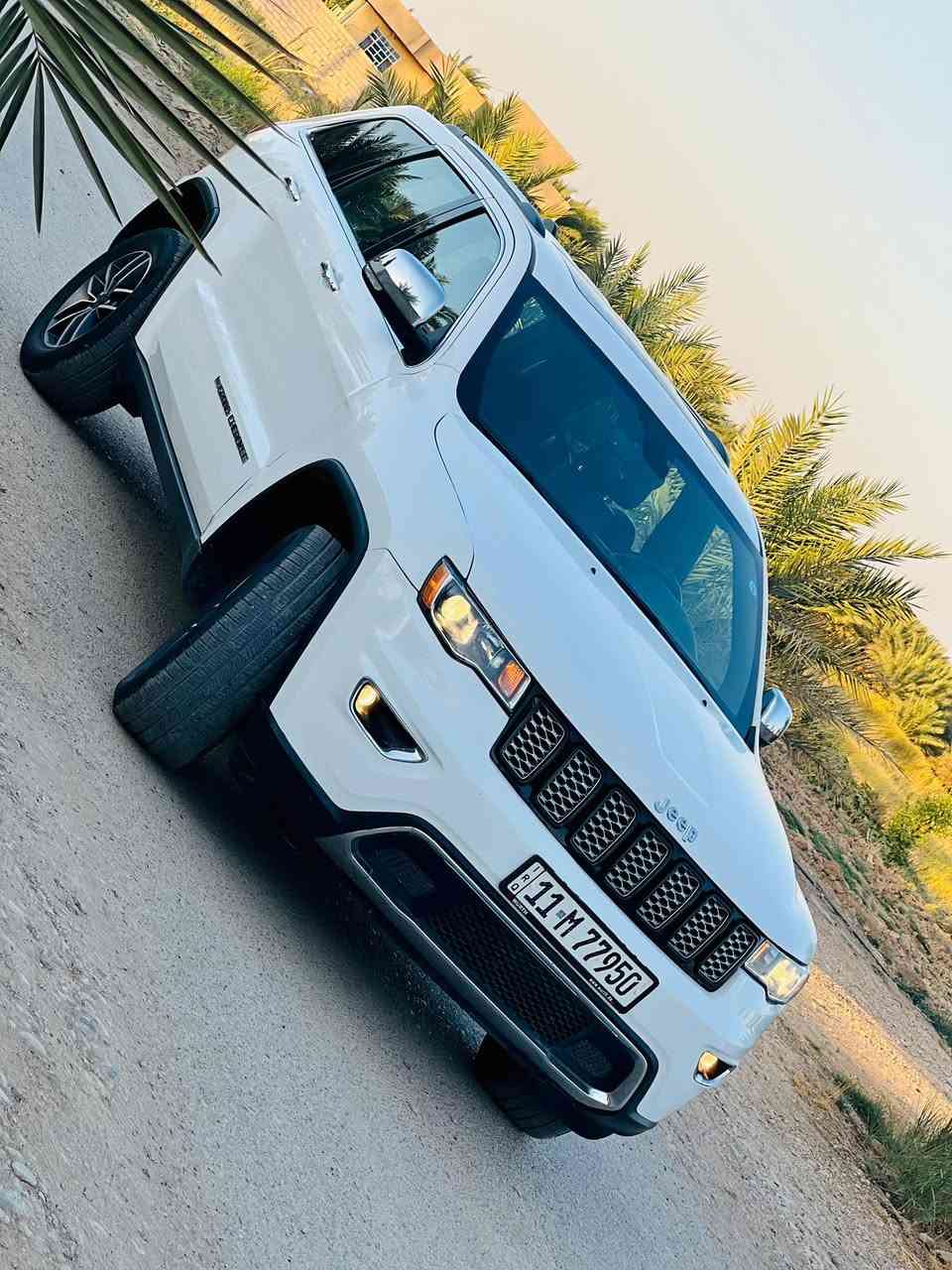 جيب كراند شيروكي ( لمتد ).

المودل:2022 . (وارد امريكي ) .

المحرك : V6.  3.6L .
العداد : 54 ميل وقابل للزيادة

#المواصفات :

* نقطة عمياء .
* دفع رباعي 4x4 . 
*  داخل اسود (المرغوب حاليا)
* مقاعد جلد . 
* رقم بغداد ( مشروع وطني )
* المقاعد الأمامية كهربائية .
* كشن ميموري . 
* صفي المقاعد الأمامية تدفئة . 
* تبريد خلفي 
* رقم بغداد 
* ويل قياس 20 انج .
* مرايا جانبية هيتر . 
* مرايا جانبية خاصية التعتيم 
* مرايا وسط خاصية التعتيم 
* ستيرن هيتر  . 
* فتحة سقف  .
* شاشه كبيرة 8.4 انج .
* نظام خاص للطرق الوعرة . 
* تشغيل عن بعد .
* صندوق كهربائي .
*  حساسات خلفية .
* كاميرا خلفية .
* مودات قيادة .
*نظام رياضي ( Sport )
*نظام اقتصادي ( Economic ) 
* نظام توقف ذاتي خلفي . 
* مرايا جانبية قابلة للطي . 
* بلوتوث وباقي جميع المنافذ . 
* مثبت سرعة . 
* نظام اوتو بارك 
* نظام تشغيل واطفاء اوتماتيكي للمحرك للتوفير من صرف الوقود . ( Auto Start System ) .
* تخم تاير جديد 
سيارة كلش نظيفة

السياره صبغ ربع من البنيد و4 اصابع تقريبا راس جامرلغ 

ضرر  خفيف كما مرفق في الصورة 
السيارة مكفولة من التبديل قطعها كلة بلادي 
السعر خاص للبيع او مراوس حسب القناعه  واتساب***********
العنوان ديالى  📍
