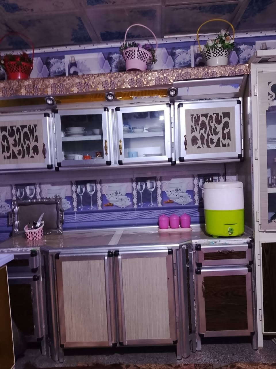 كاونتر للبيع نضيف مترين والسنك مترين طباخ شغال بس الفرن عاطل


**إذا كنت صاحب هذا الإعلان وتريد حذفه لأي سبب، رجاءا أرسل رسالة إلى الدعم الفني**