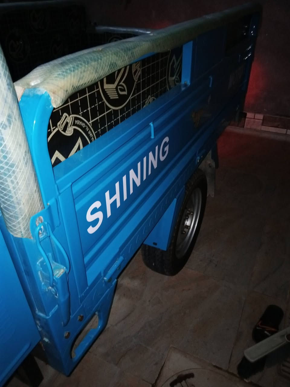 سلام عليكم عندي ستوته البيع موديل 2025صارلهه شهرين طالعه من المعرض معرض حيدر نوري مكفول كفاله عامه  مكاني كربلاء سعرها 28000رقم الاتصال.***********اوراقهه يم مكتب حسين
