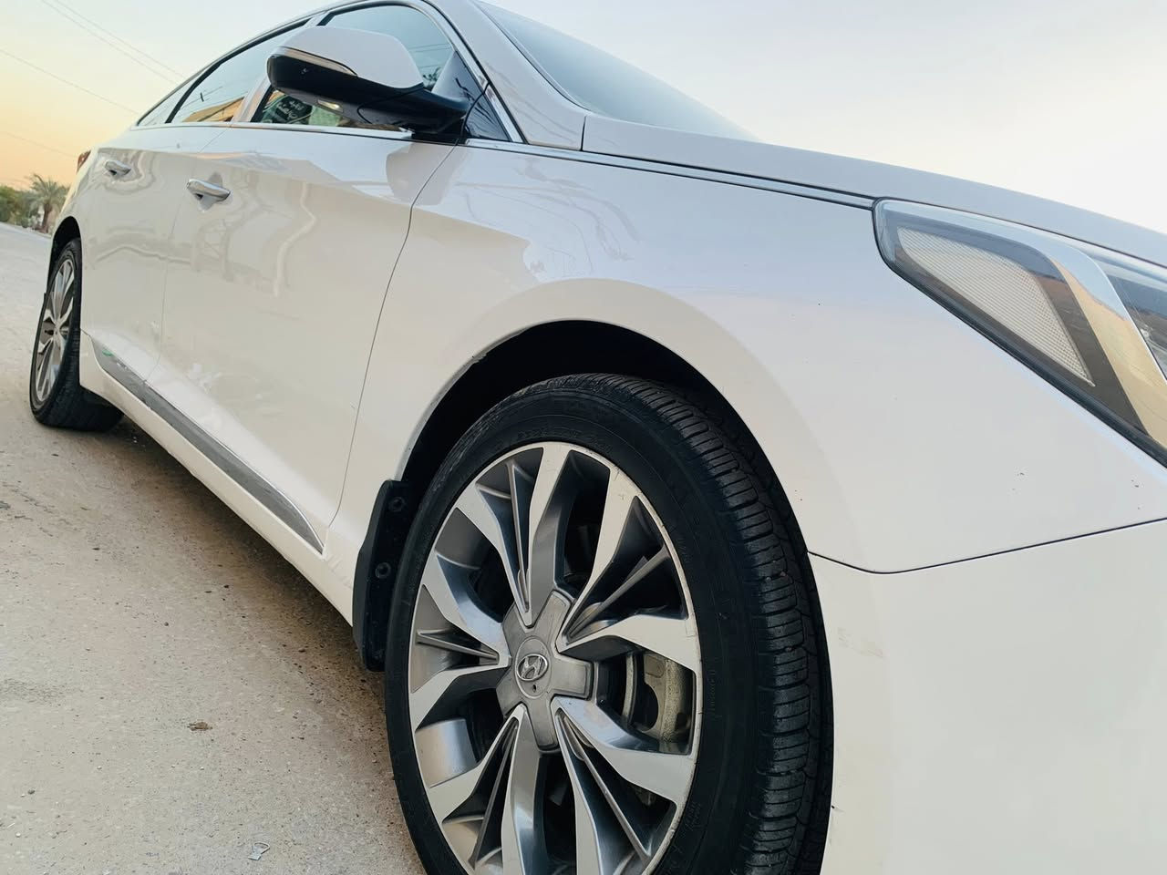 .سلام عليكم .
سوناته خليجي فول مواصفات 2015 للبيع فقط 
بصمه . بنرامه . جلد . قطعتين تبريد . تدفئه تبريد كشنات .ترحيب مري .بعد اهواي مواصفات 
الضرر اموضح ب المنشور .
الرقم : ***********
السعر :160 $ او بيه مجال .
