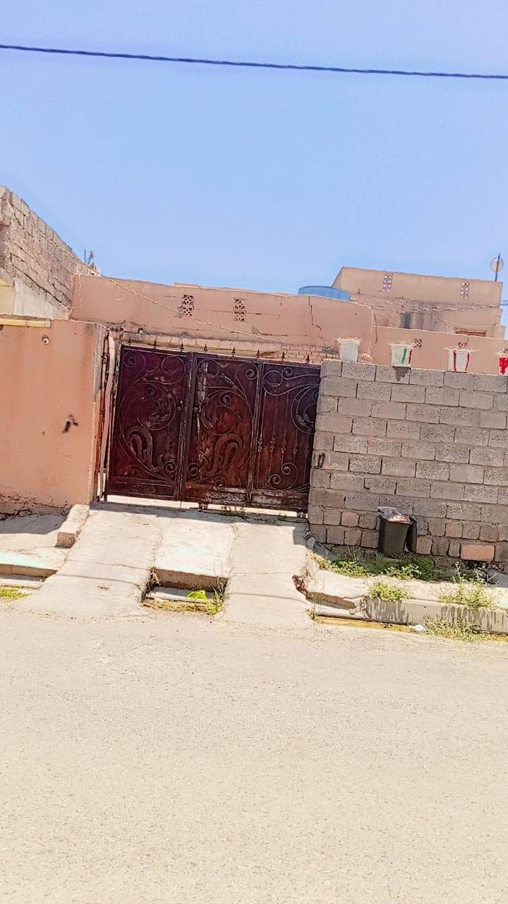 الدار للبيع الحويجه اليرموك شارع الطباء المساحه 200 متر
***********
