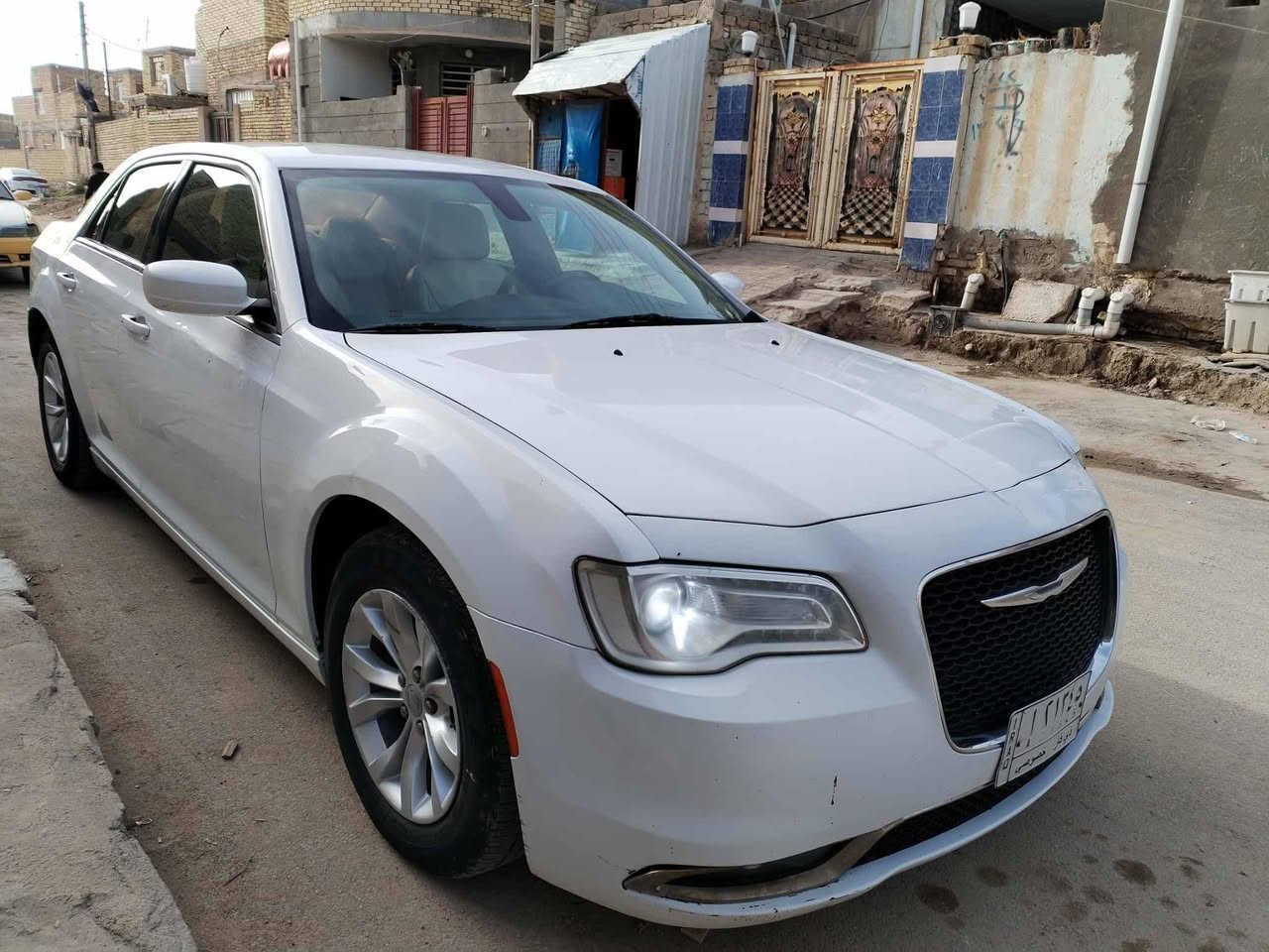 اوباما امريكي 🇺🇸
الموديل .2015مرمزة 2021
اللون . ابيض 
حجم المحرك 3600
السيارة دخولها بدون حادث🚘 
 بيها بارد بالعراق اثر طخات فقط
السيارة مامشتغلة خط
مواصفات السيارة ..c
-لايتات زنون  
-كشنات عسلي كهرباء
-شاشة كبيره 
-مري جانبية هيتر مع عاكس الضوء
-نضام USB- كامل 
-تبريد قطعتين
- تشغيل عن بعد
-بصمة ابواب 
(السيارة رقم ذي قار بسمي)
السيارة جديد واحلى من الصور 
 
اي استفسار الاتصال. متوفر وتس اب 
                                          ***********
