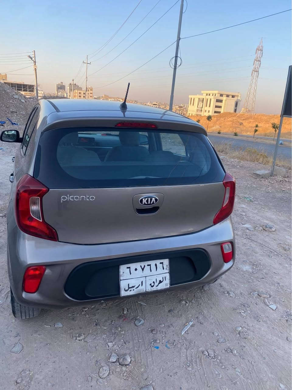 کیا پیکانتۆ ٢٠١٩ ٣ پارچە سبوغە جمپەکی پشتی هەیە سەیارەکە خاوێن مایتەوە گیر مەکینە بە شەرت نرخی ٩٣$  ژمارە تەلەفۆن*********** أربيل, العراق
