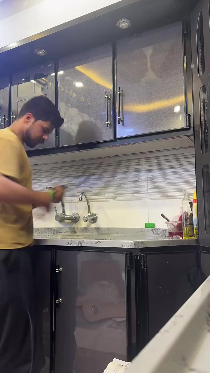 تم اليوم إنجاز تنصيب فلتر مياه جديد لزبوننا الكريم. 💪
نقدم لكم أفضل العروض:
 بيع فلاتر منزلية حديثة.
 تنصيب احترافي ومتقن.
 صيانة دورية لجميع أنواع الأجهزة.
✅ نوفر خدمة التوصيل لجميع المحافظات.
للطلب أو الاستفسار:
📱 [ ***********واتساب ]
📍 كربلاء _طويريج
