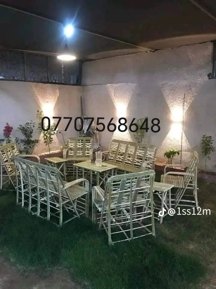 *********** السلام عليكم ورحمة يوجد تخومة من جريد النخل كراسي وكرويتات ام نفر وانفرين شغل درجة اولة ويوجد قطع اسياجات مال حدايق ويوجد باريه مال تسكيف حقل غرف حدايق مضايف دواوين تغليف اسياج تغليف مطعم تغليف كوفيات مكاني بغداد *********** بي واتساب ***********
