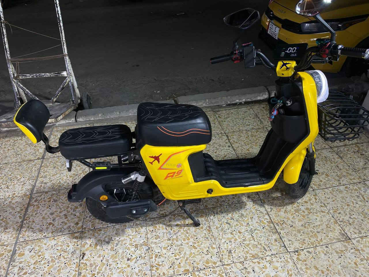 السلام عليكم دراجه R9 للبيع 5بطاريات كبار  وسويج وبصمه فول مواصفات السعر 500 وبيها مجال مكاني بغداد الصالحية 
***********
