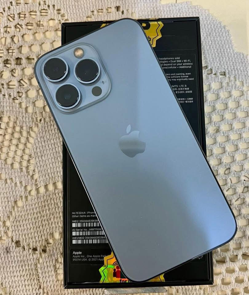 ايفون 13 pro فقط مو ماكس برو اقروا عدل
ذاكرة 256 بطارية 92 كارتون وشاحنة 
مكاني بغداد الجديدة سعر 600 واتس ***********
