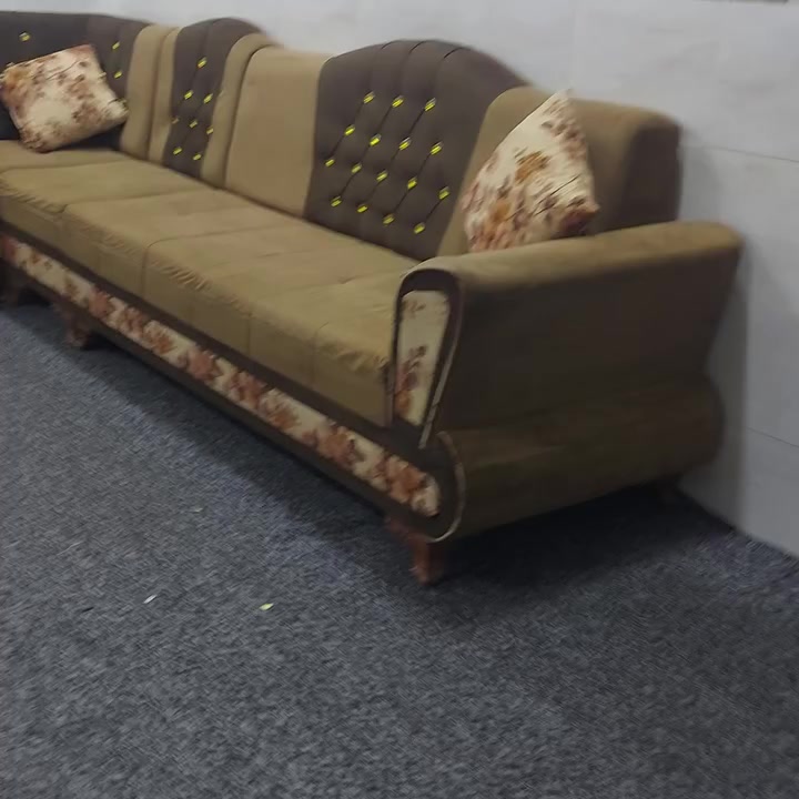 ديوان ١٠ مقاعد احطاطه نضيف جدن السعر ٢٢٥ وبي مجال المكان بعقوبه  ***********
