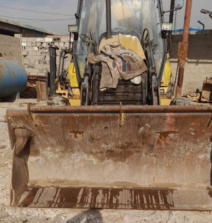 اخوان حفاره كتر البيع بدون رقم مديل 200 عمية بدون سلايت حفاره جاي تشتغل محركهة حلو مال واحد يريد يعيش بيهة رقم الهاتف واساب موجود ***********
