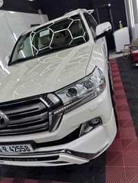 لاندكروزر ٢٠١٨ • بدون صبغ • DVD جديدة