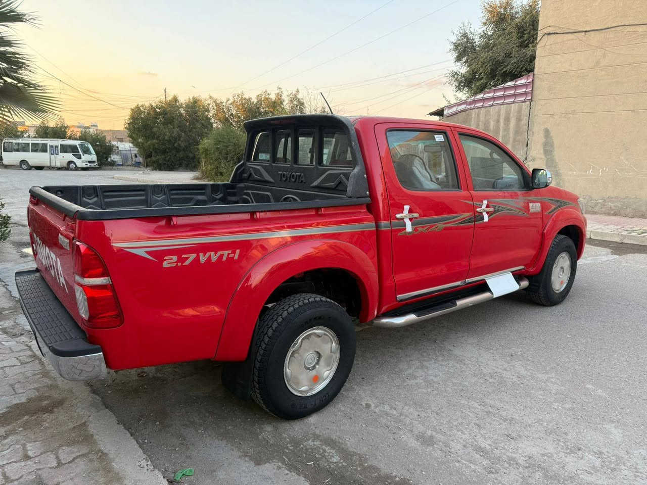 تويوتا هايلوكس بيكم 2015 اصل  فورويل شركة سيد نهرو اصل
سياره مكفوله كفاله عامة من صبغ بارد تبديل وشخط مخزونه
ماشيه 80 KM حقيقي سبير ما نازل سياره كله بوضع الشركه
 سيارة حيل نضيف  رقم اربيل الماني بسمي تحويل مباشر 
تخم تاير مال الشركه برجستون اصلي
 سيارة محرك كير شرط ما مفتوح
كتلوكات الشركه كله موجوده 
فابلون شركه قماره وبنيد اصلي 
ستيكرات الوكالة كله موجوده 
كاعيات الشركه ما مفتوحه ولا مفروشه
السعر 247 ورقه بيه مجال بسيط 
مكان السيارة بغداد
رقم الهاتف ☎️
***********
