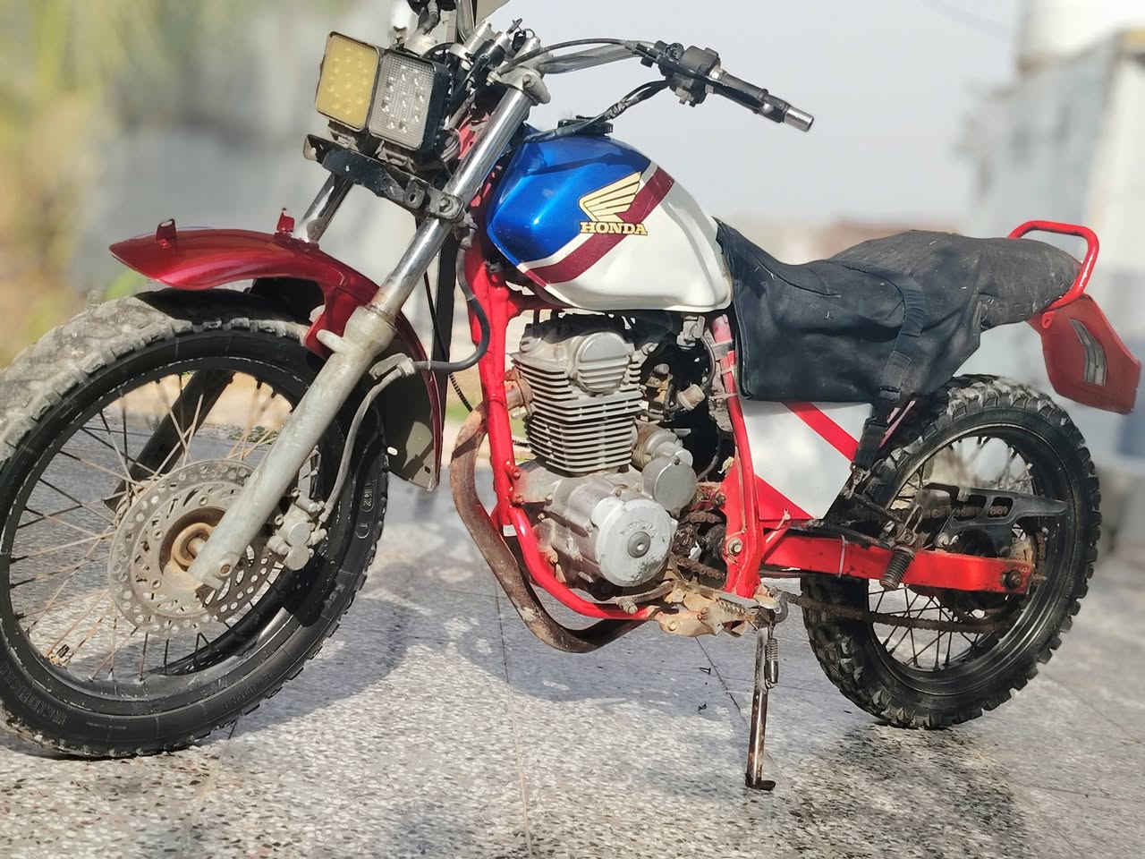 السلام عليكم
للبيع هوندا قفاز ياباني  محرك 200 مفتوح
السعر 450 مكاني بغداد قرب بسمايا ***********
