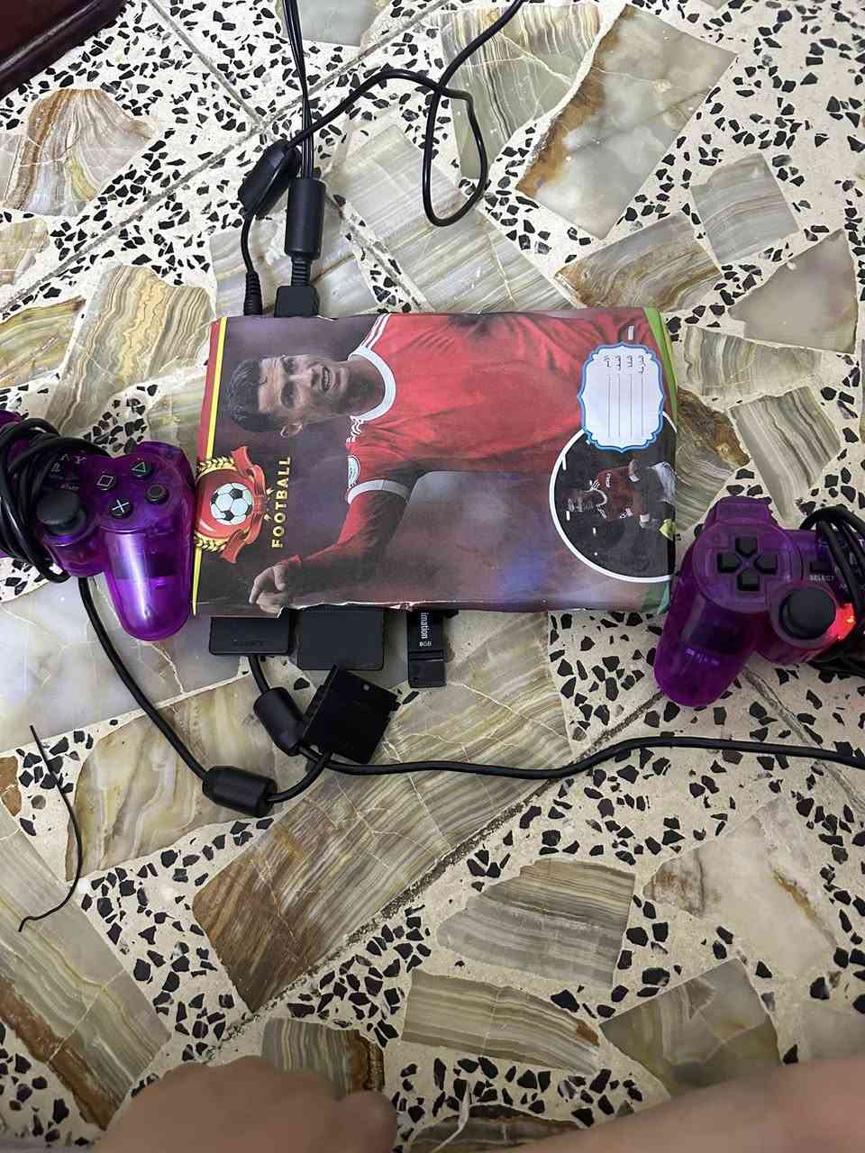 سلام عليكم بلي 2 نضيف كلة شغال بي يدات 2 بي لعبة حلو هارد وميموري كلة كامل مكمل تربطة تلعب ربع ما تصرف علي سعر جهاز 40بي مجال  لطيبن مكاني بغداد مدينة لصدر رقم***********
