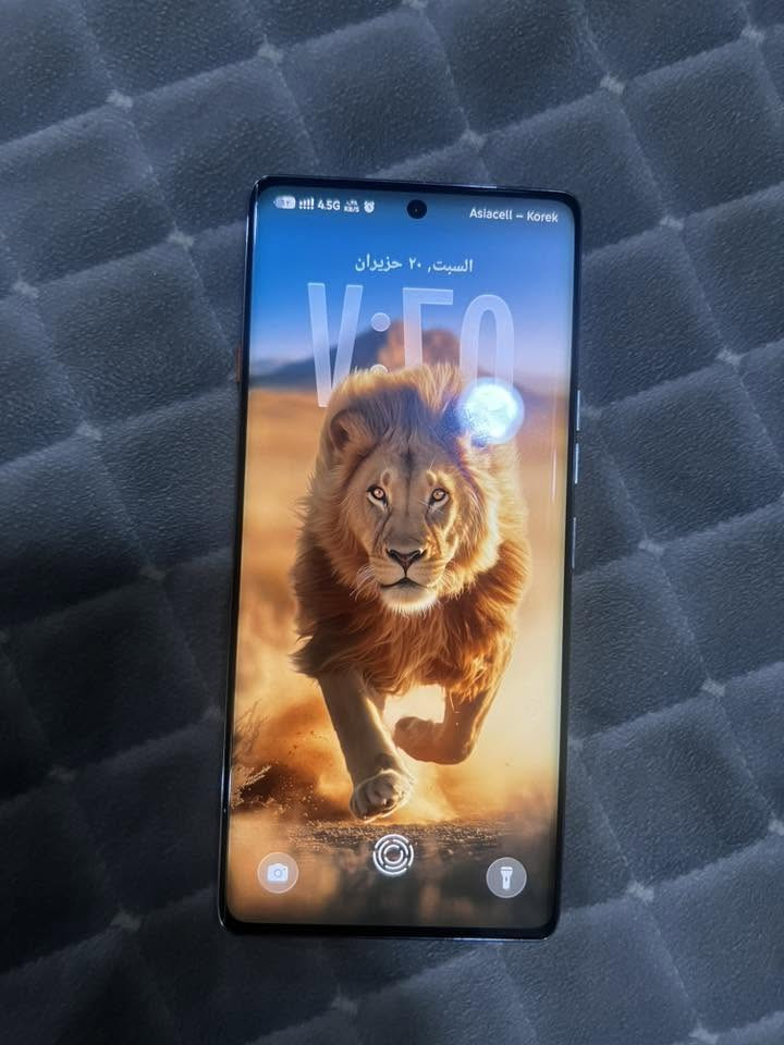 السلام عليكم 
تكنو كامون 40 برو 5g
ذاكرة 256 
جهاز نضيف واستخدام قليل 
سعر 275 قفل
مكاني بغداد بلديات 
***********
