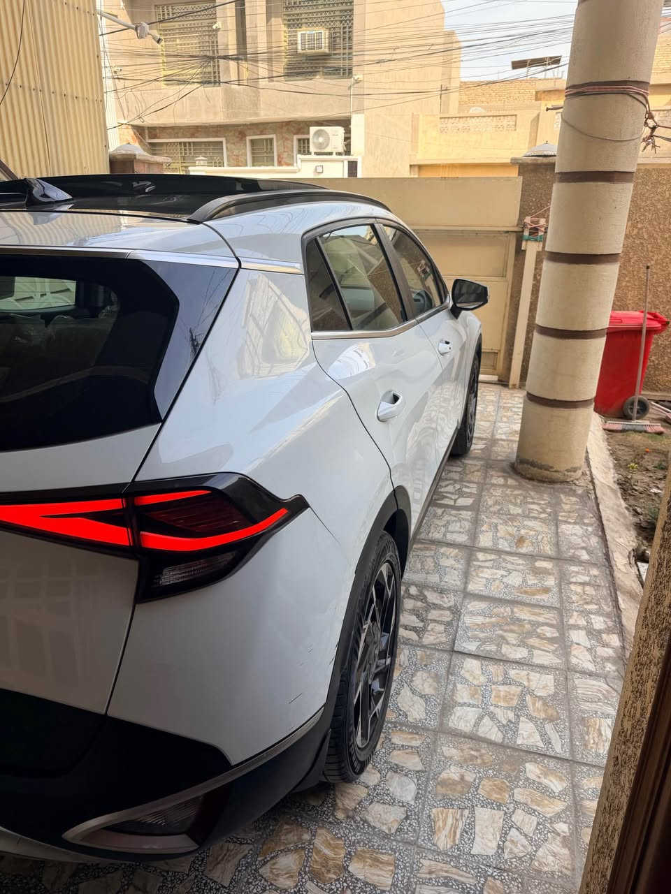 لسلام عليكم 
للبيع كيا سبورتج 2022 فول 
للاتصال ***********
بصمة بانوراما حساس امامي وحساس خلفي كامرا دوارة رادارات جانبية بالمراية انارة ترحيب مري كهرباء صندوك كهرباء وشفتات ستيرن وفول تحكمات شاشة ابل كار بلي واندرويد اوتو منافذ شحن تايبسي وشاحن وايرلس تبريد بيانو لايت زنون عدسات ولد نهاري led ويل كب حجم 19 
كشافات زنون نظام نزول منحدرات واتو هولد وهاندبريك بصمة ومودات قيادة تدفئة كشنات وستيرن هيتر 
السيارة خليجي بدون قطرة صبغ كفالة عامة والسونار موجود بيها فقط بيدي ار كد اصبعين اباب السايق 
ماشية فقط 33الف كيلو متر 
رقم اربيل الجديد
السعر 207
للاستفسار ***********
*********** 
متواجد فيس وواتساب بغداد, العراق
