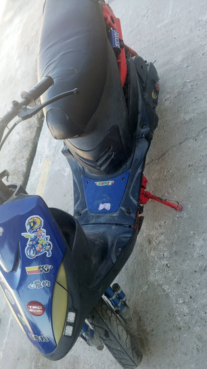 السلام عليكم دراجه ماكس للبيع مناسبه سعر 400  وبيها مجال***********
