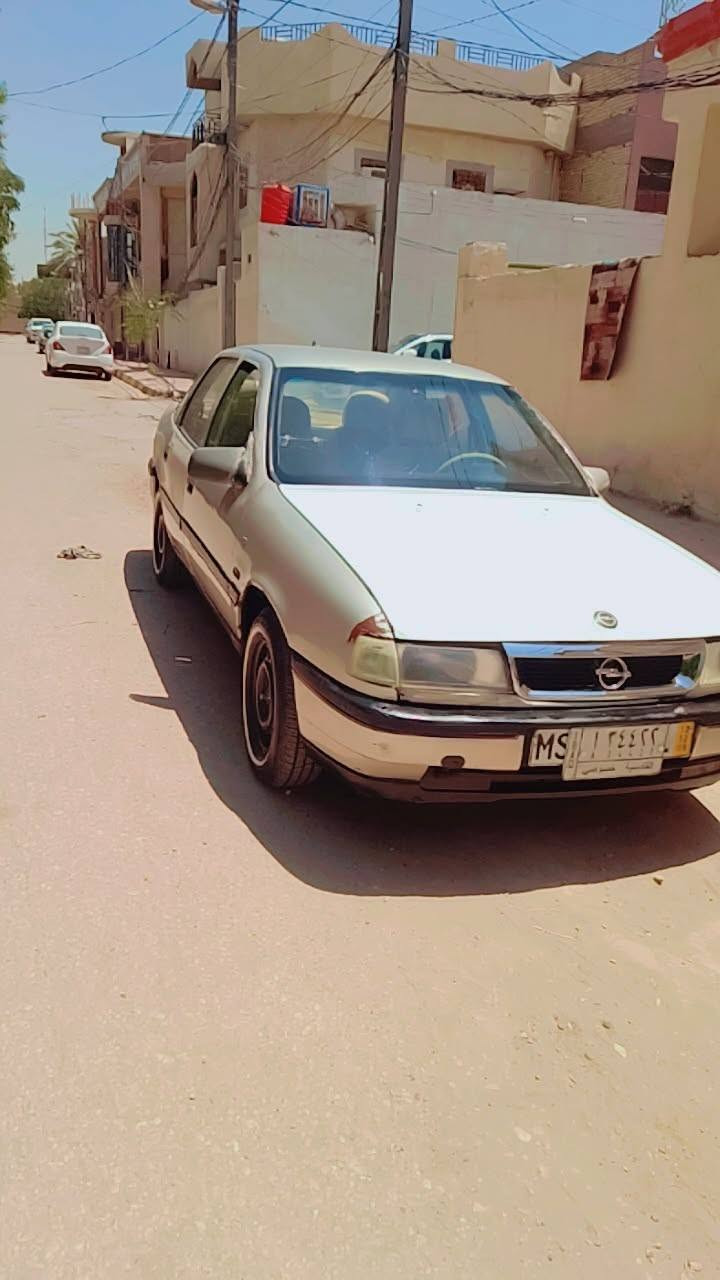 سلام عليكم اوبل فيكترا للبيع سياره بلاديه نضيفه جاهزه على اخر حبايه محور مكينه كورلا وكير اوتوماتيك 
تحويل ثاني يوم 
للاستفسار الاتصال ***********
