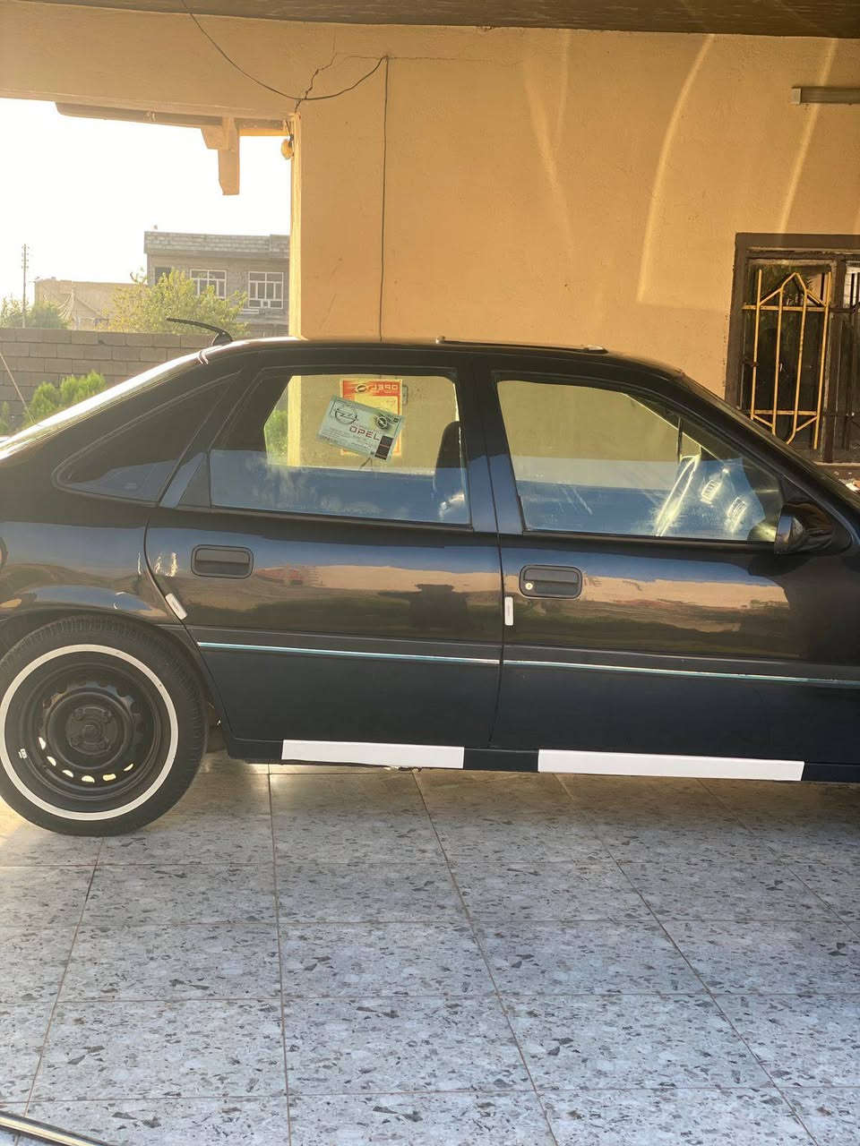 سلام عليكم اوبل فيكتره لبيع موديل 1995 محرك لا تنقيص لا تبخير صدر جديد سنويه ل2027  دوشمه جديده تخم تايرات جديد السعر 45وبيها مجال شي قليل وهذا رقمي ***********
