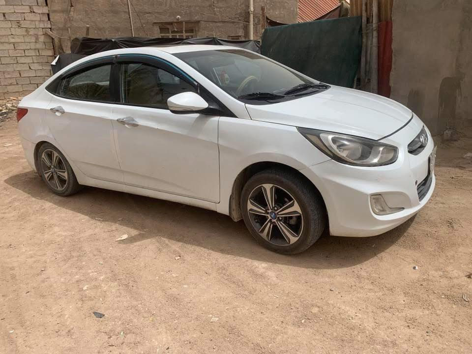 اكسنت ٢٠١٤ خليجي
رقم نجف
 لون ابيض
مكينه ١٦٠٠ 
فول مواصفاات
(سعر ٩٩)
 نجف حي النداء-***********
بيها بنيد مصبوغ
