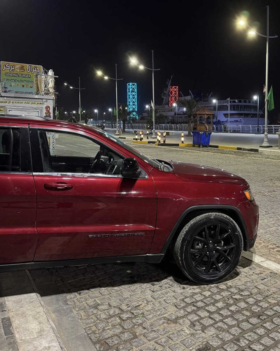 جيب كراند شيروكي 2015 V6
جيب موديل 2015 وارد امريكي 
محرك 6 سلندر كير ومحرك خير من الله
رقم بغداد تحويل مباشر هزه جديدة 
فول بانوراما كشنات كهرباء غرفه اس ار تي جلد
امريكي حادثه جاملغ امامي ب امريكا وحادثها بلعراق مبدله قماره من العكال صبغ قماره وجاملع خلفي الايمن وجاملغ امامي اني ابيع صبغ صفحه كامله وقماره  
جاهزه السيارة وحلوة غرفة جديدة كشنات كهرباء جلد
كهربائيات تخم تاير جاهزه  
مكاني البصرة  
السعر 145 وبيها مجال 
***********
