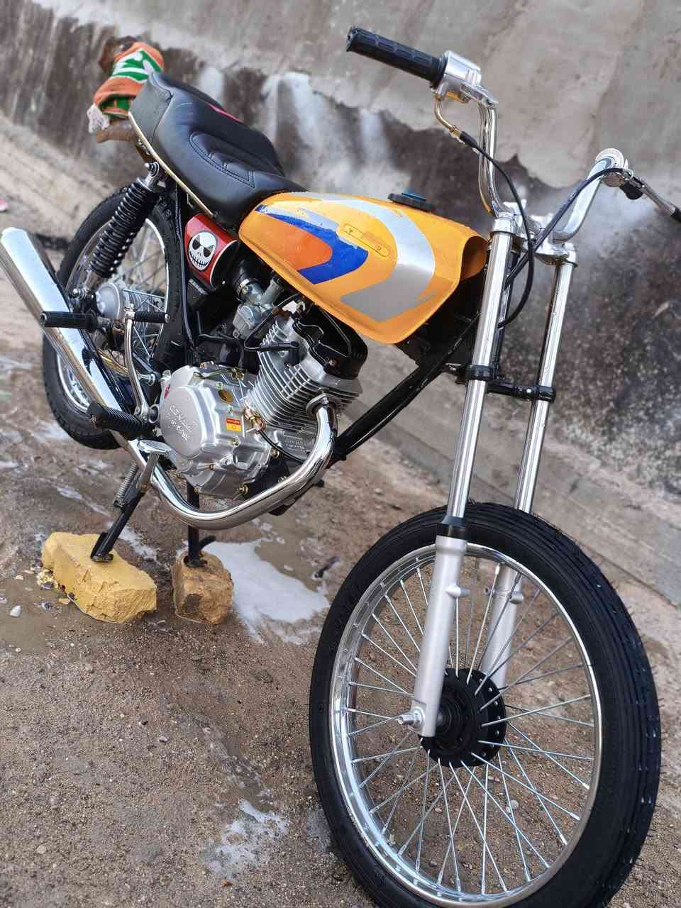 السلام عليكم دراجا يراني 2026صارلي 6ايان من معمرة سكنر العنوان بصرة السعر مليون قفر دراجا تعبان عليها ***********
