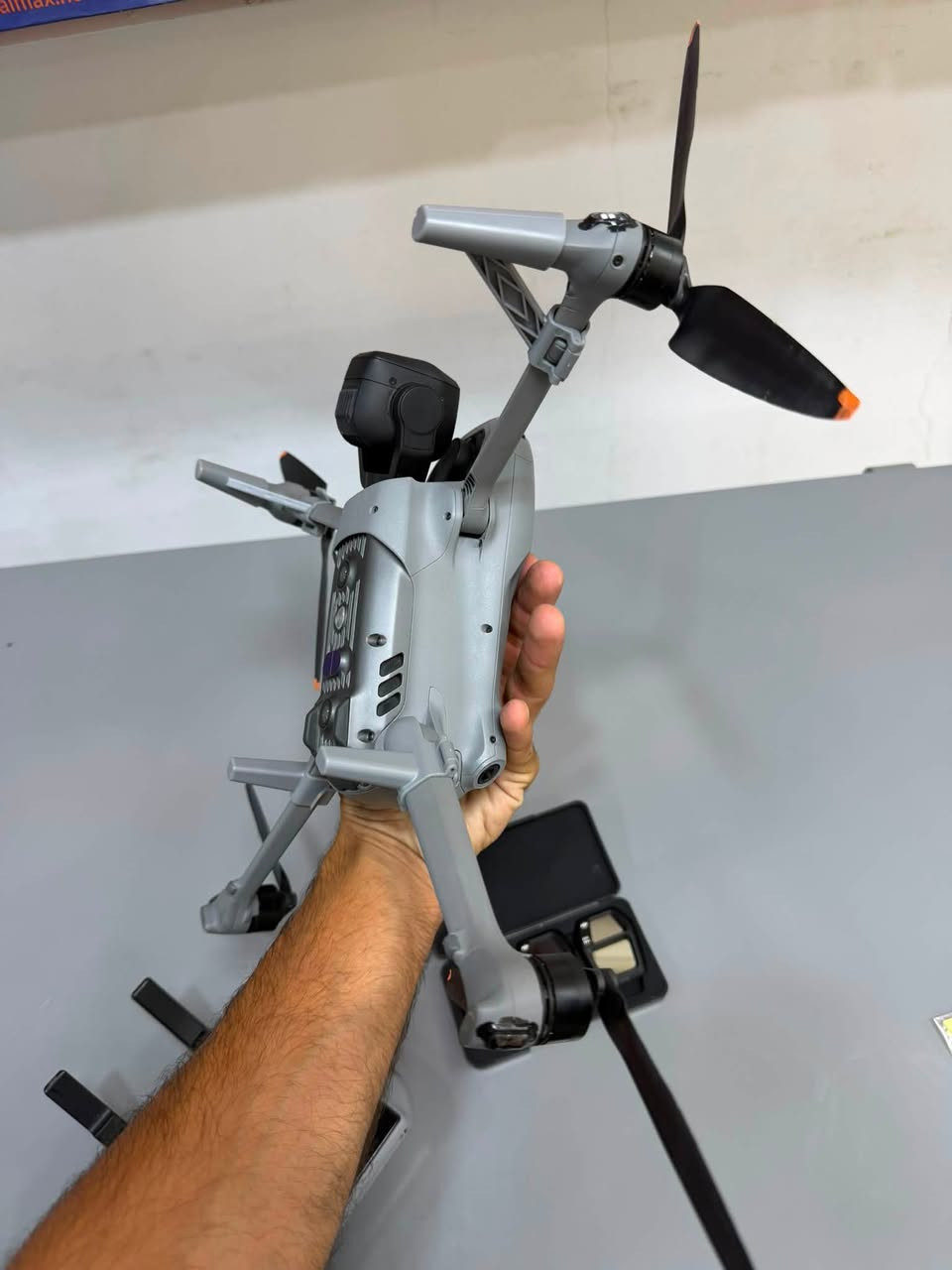 للبيع اير 3اس مكفلوله درون نضافه موضح بل صور بيه فقط  بعدسه لحساس لخلفي  سعر خاص
***********واتساب
